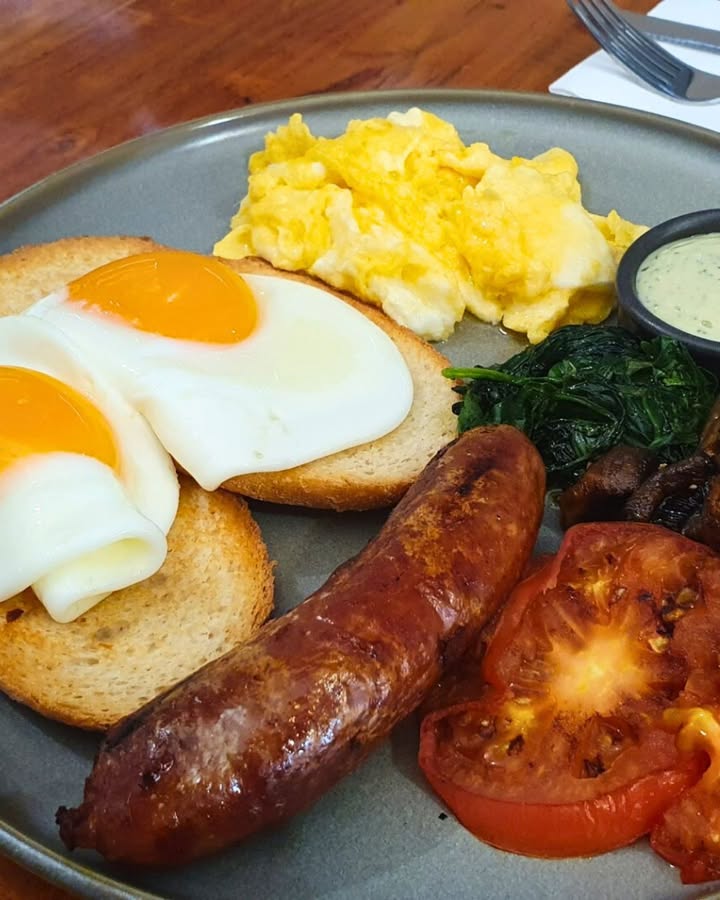 Featured image for “☕ Sunday Brunch is coming to Warren Services Club – starting THIS SUNDAY (27 April)!”