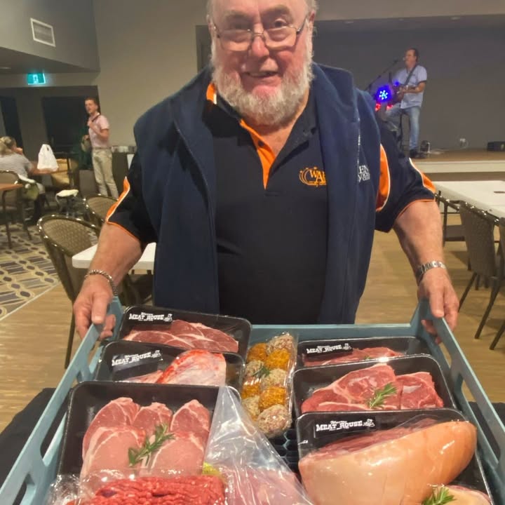 Featured image for “Congratulations Rodney – winner of the MAJOR meat tray last Friday night. Winners are grinners, enjoy!”