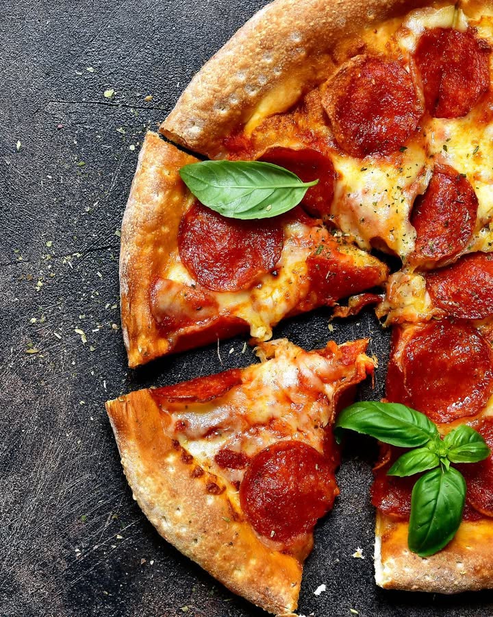 Featured image for “Friday Night Pizza Deals: Delicious 8″ and 12″ Pizzas at Warren Services Club”
