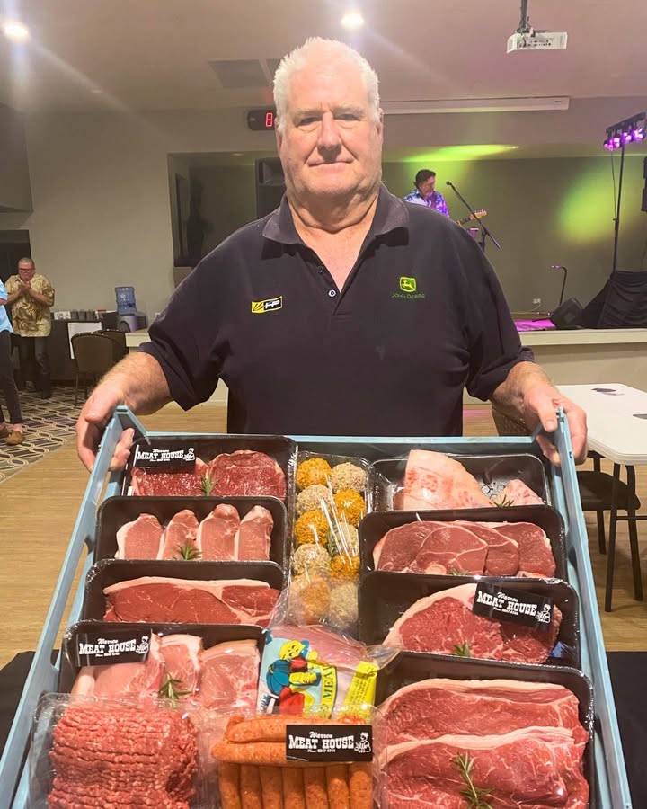 Featured image for “Friday Meat Tray Raffle Winner at Warren Services Club: Gordon Strikes Lucky!”