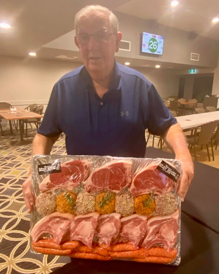Featured image for “Major Meat Tray & $1000 Members Draw Winners Celebrate at Warren Services Club”