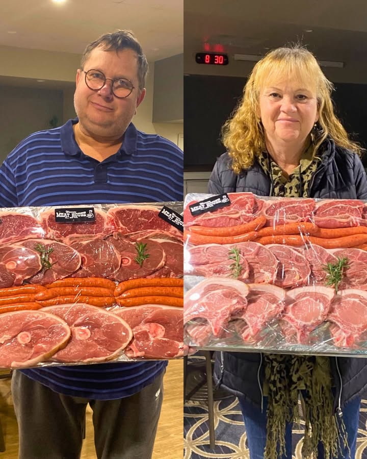 Featured image for “Meat Tray Winners Celebrate at Warren Services Club”