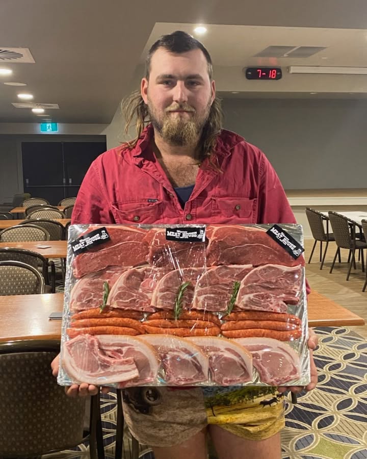 Featured image for âMeat Tray Madness Winners Celebrate at Warren Services Clubâ