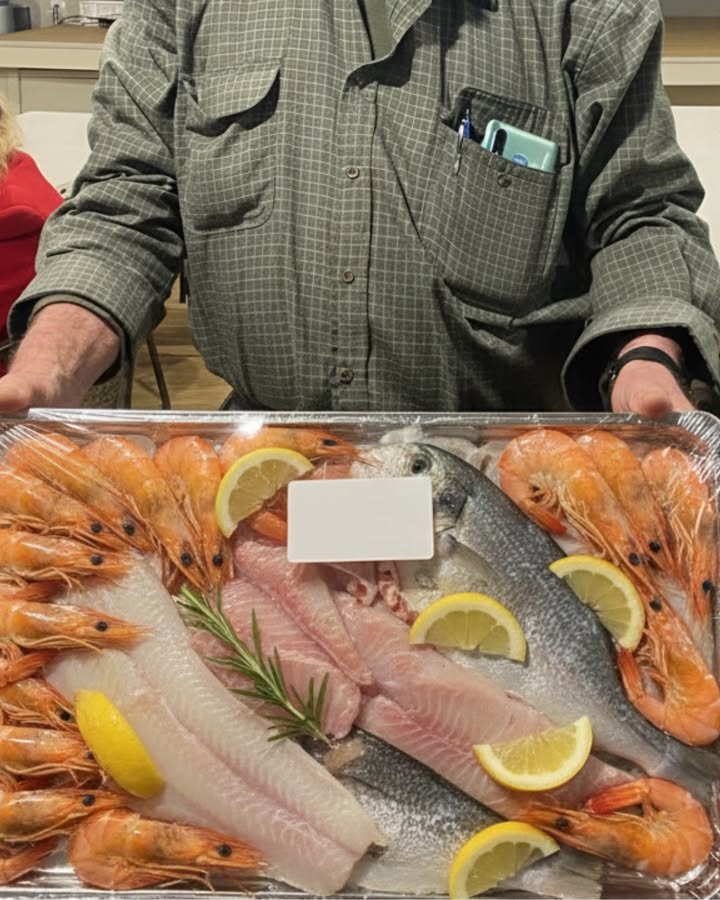 Featured image for “Friday Night Raffles: 26 Meat Trays + 10 Seafood Trays at Warren Services Club”