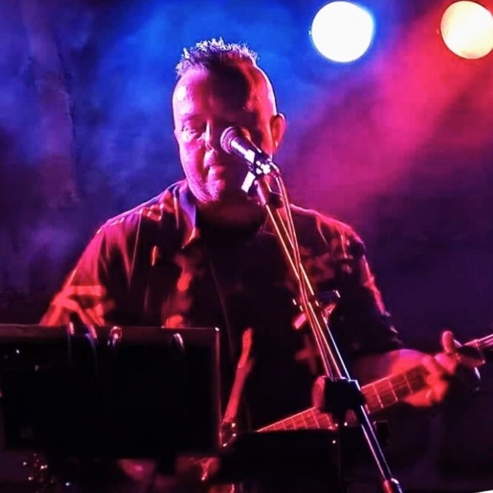 Featured image for “Live Music Night with Col Hewett at Warren Services Club”