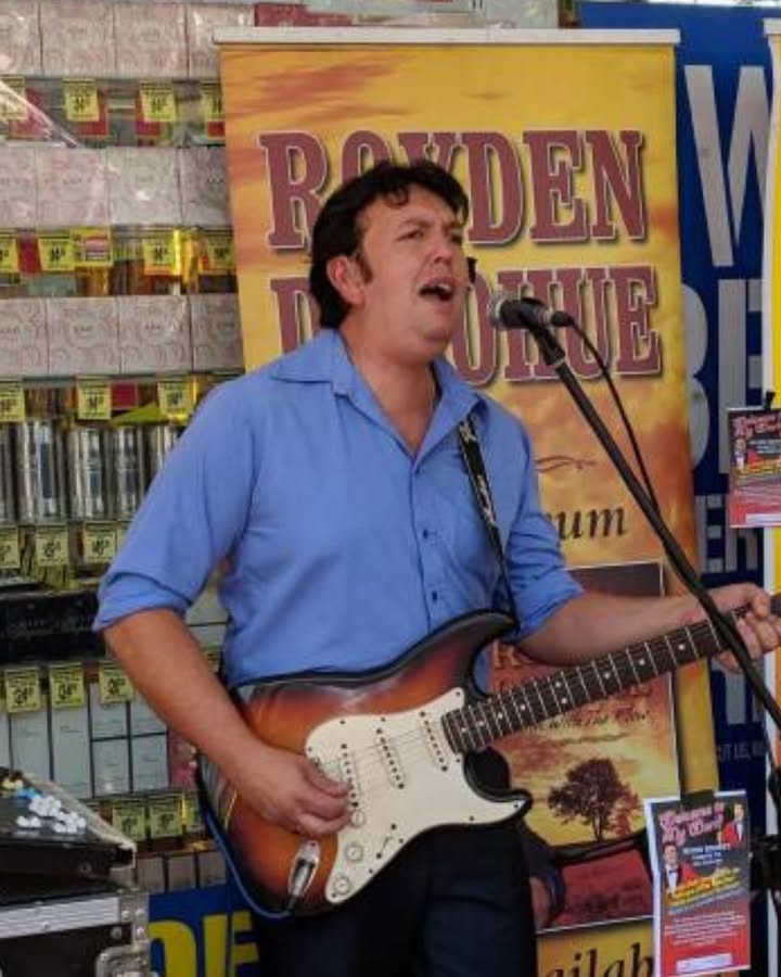 Featured image for âLive Music with Royden Donaghue at Warren Services Clubâ
