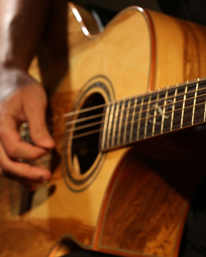 Featured image for “Free Live Music with Jason Hill at Warren Services Club”
