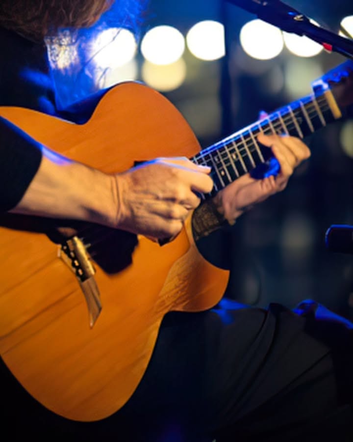 Featured image for “Live Music Friday with Allen Landow at Warren Services Club”